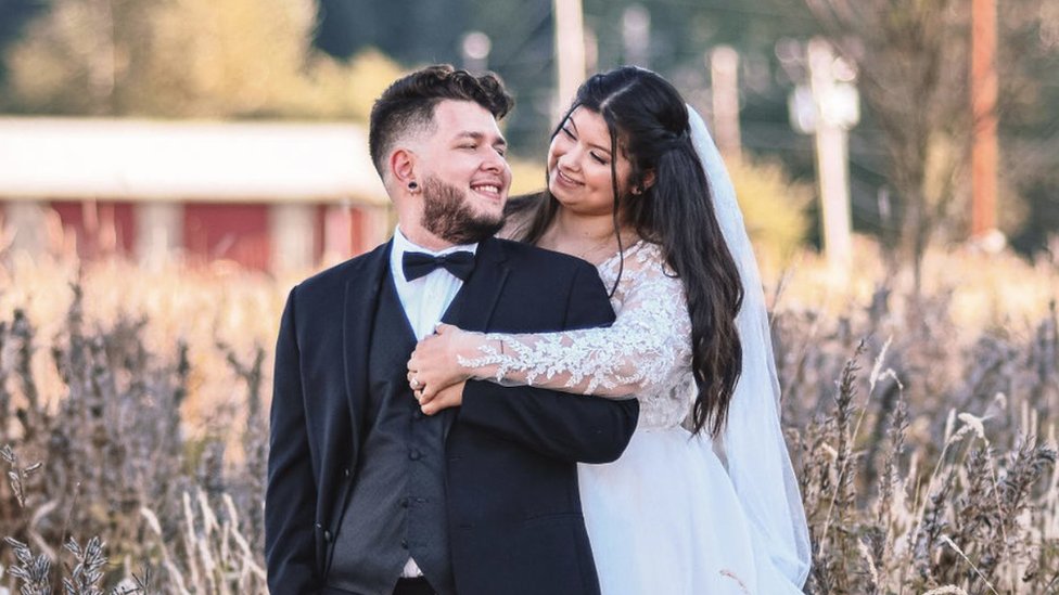 Alexis Gutiérrez y su esposo, el día de su matrimonio.