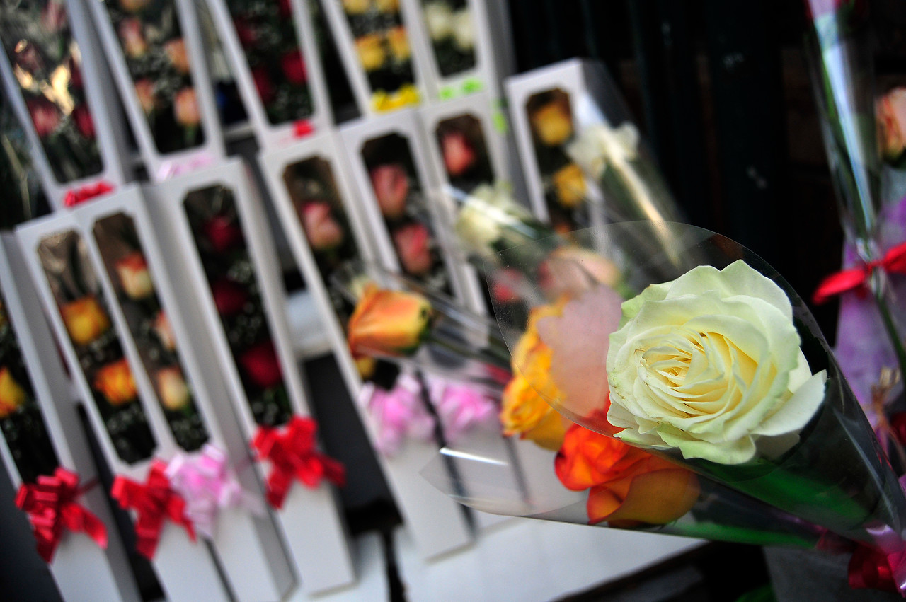 Ramo de rosas de colores para el Día de la madre.