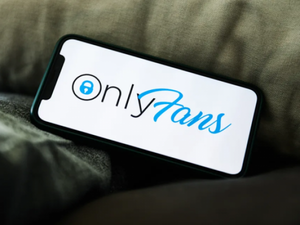 Logo de OnlyFans en celular