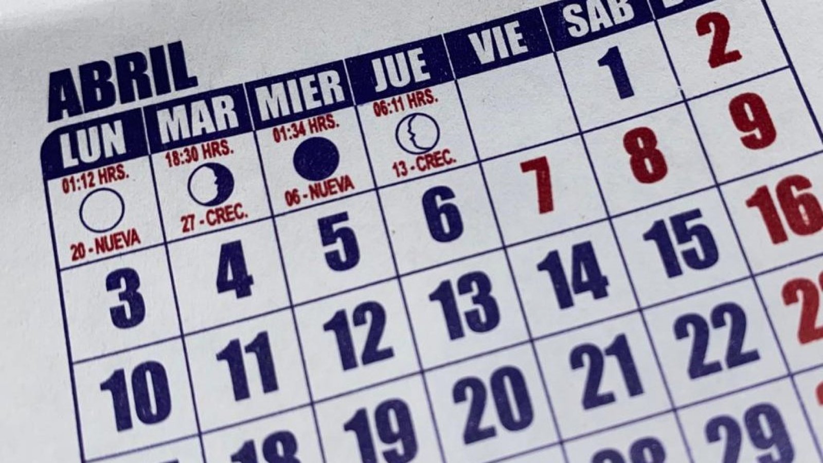 Calendario 2023 ubicado en el mes de abril