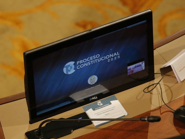 Computador con una imagen que dice 