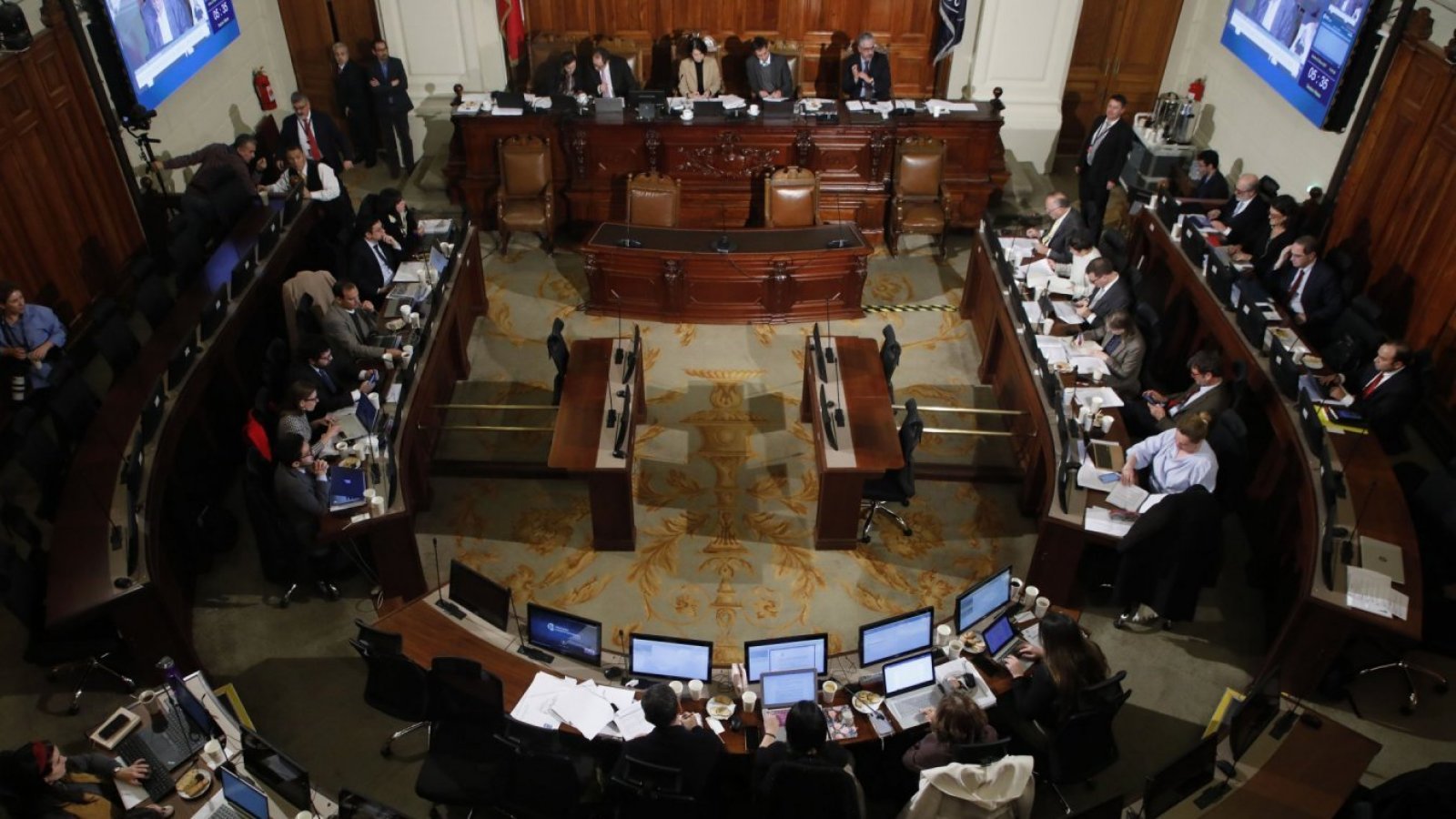 Sesion 17 del Pleno de la Comision Experta discute y vota en particular las propuestas de normas constitucionales.