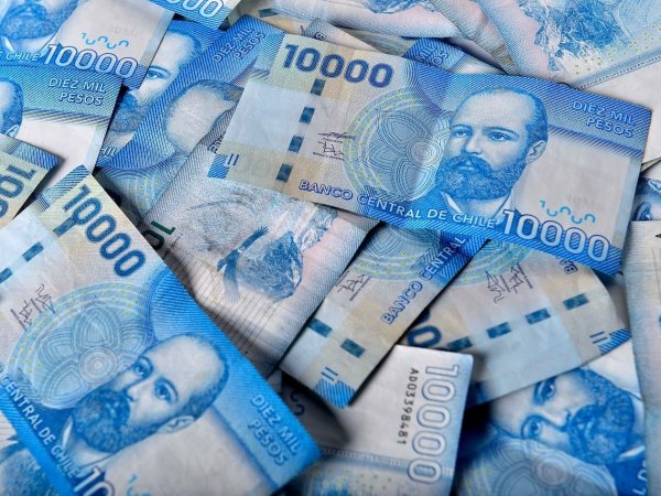 Billetes de 10 mil pesos.