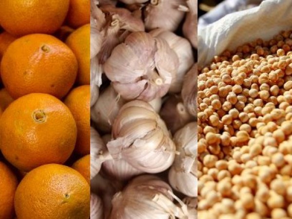 Alimentos como naranjas, ajo, garbanzos y kiwis.