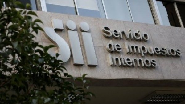 Frontis de oficina del Servicio de Impuestos Internos (SII). Clave Tributaria