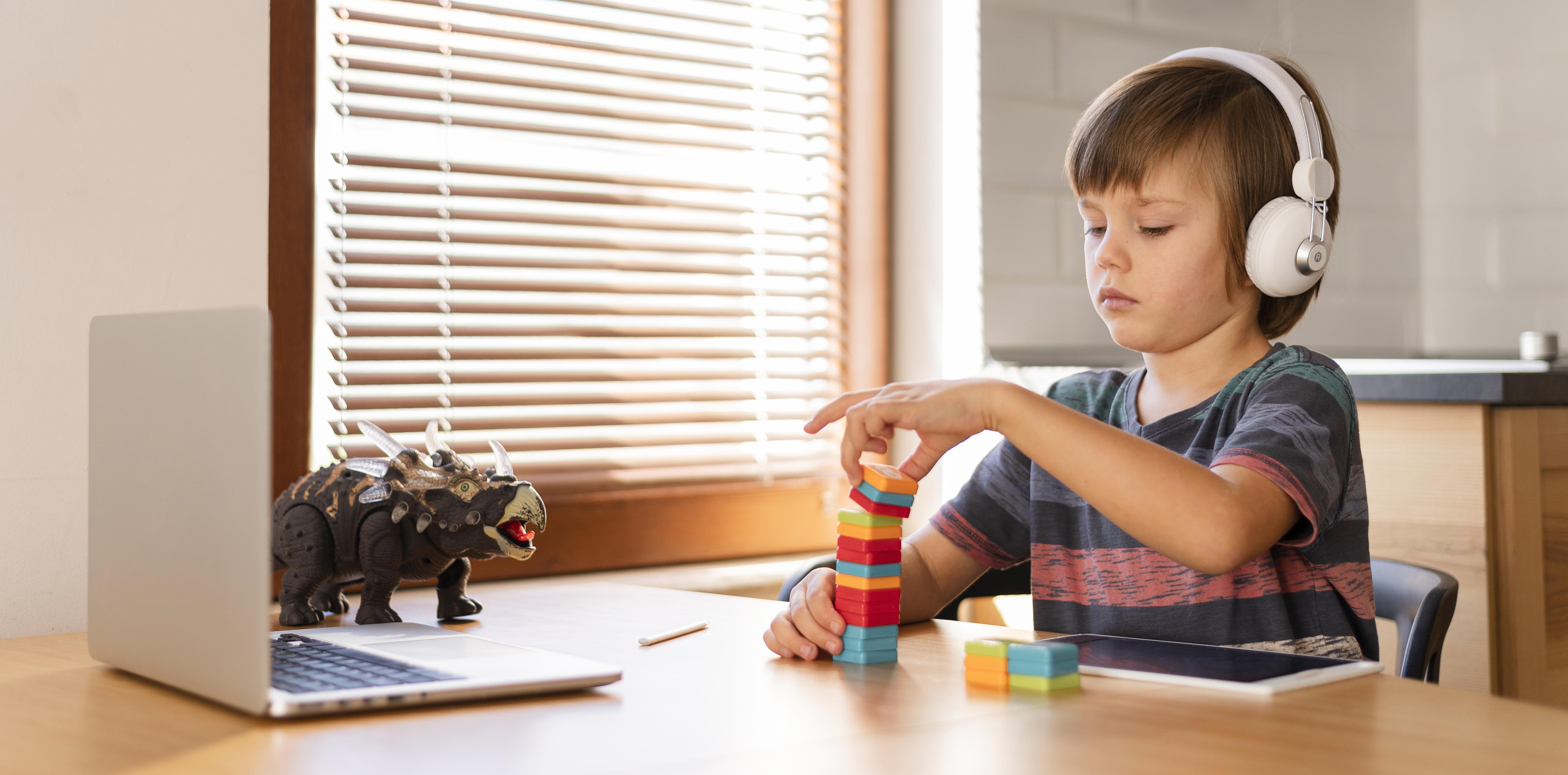 Niño con Trastorno del espectro autista