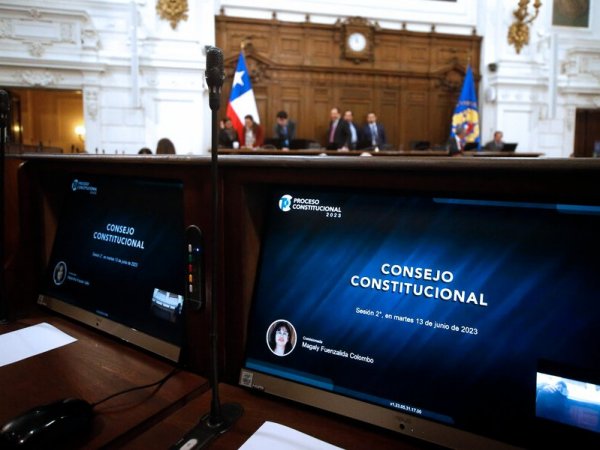 Computador del Consejo Constitucional.