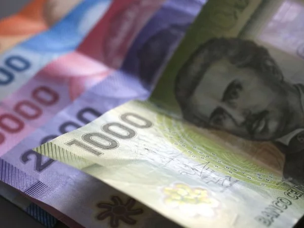 Billetes de 20 mil pesos.