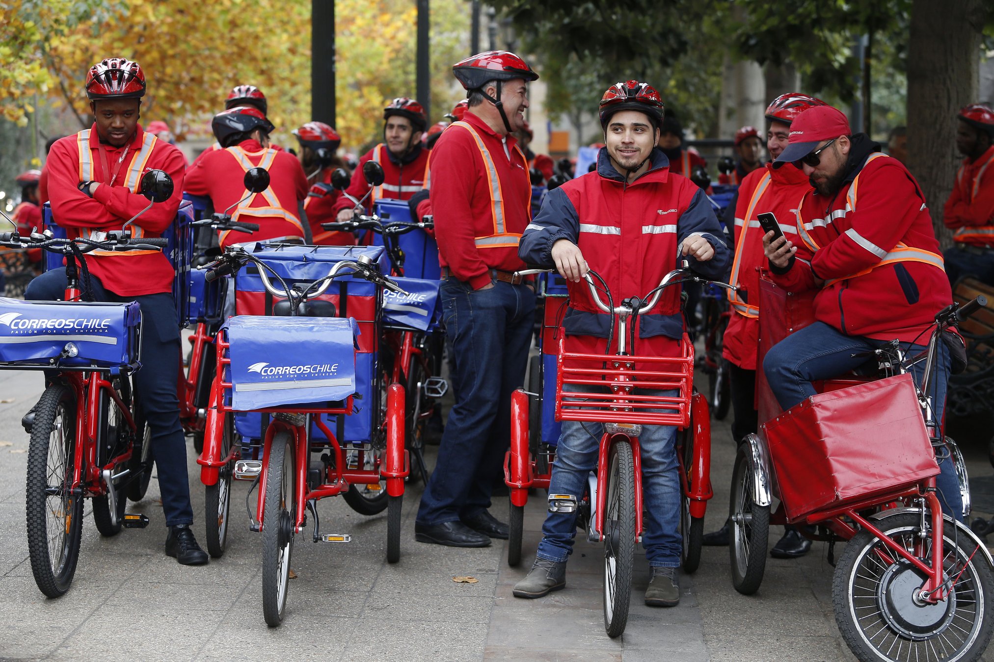 Equipo Correos de Chile. 