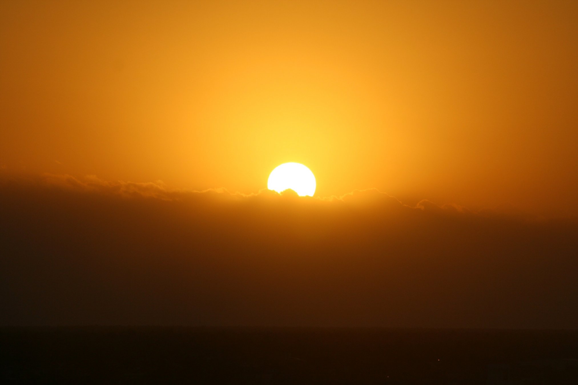 Sol. Calor. La Nasa. 