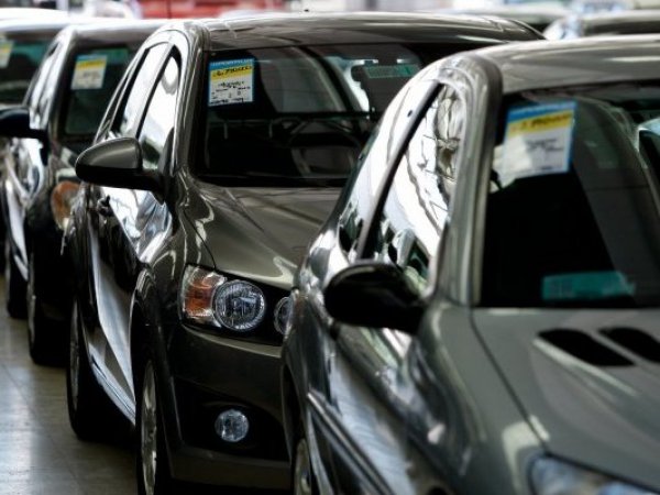 Autos nuevos ordenados.