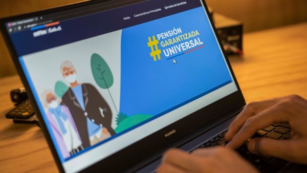 Pantalla de computador mostrando sitio web de la PGU.