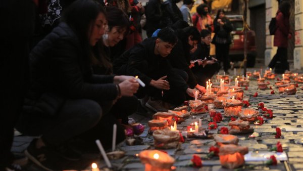 Acto de conmemoración del 11 de septiembre en el ex centro de tortura de Londres 38.