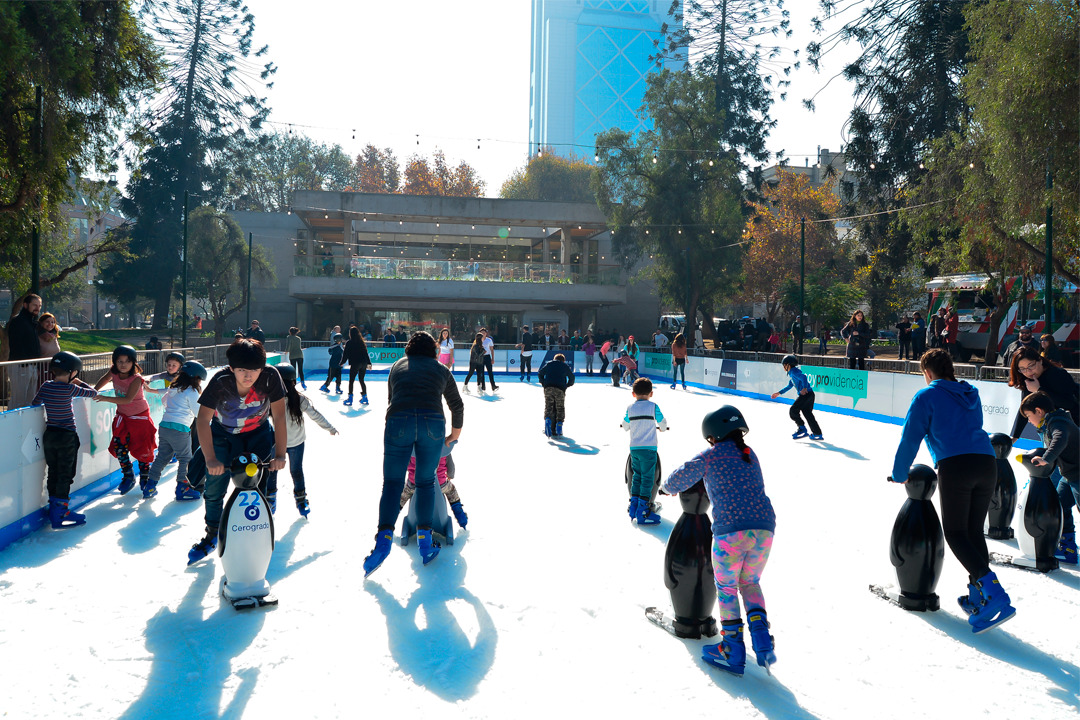 Día del niño. Panorama. Patinaje en hielo. 