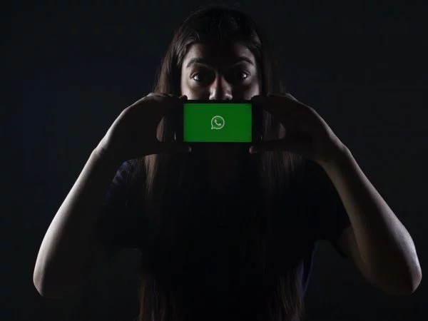 Chat. Whatsapp. Celular. Chat de audio.
