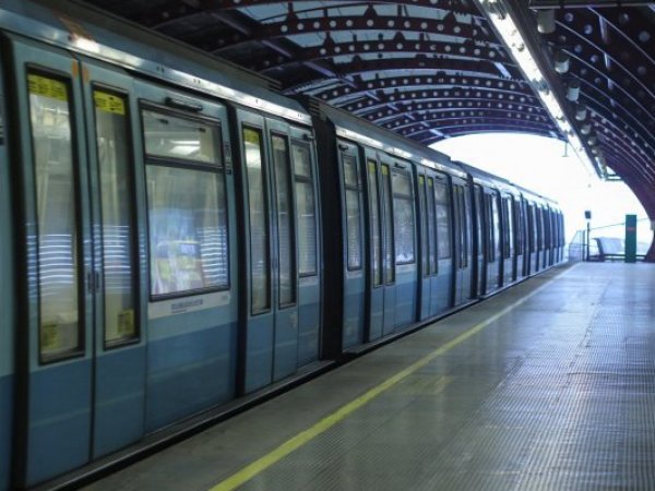 Metro de Santiago.
