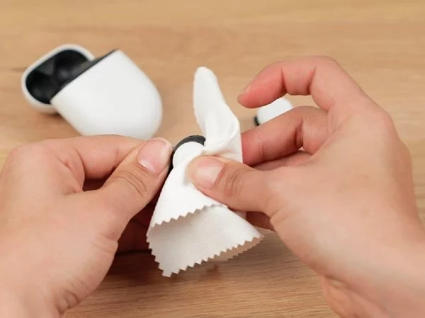 Google recomendará limpiar tus audífonos.