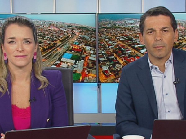 Carla Zunino y Gustavo Huerta presentando 24 AM