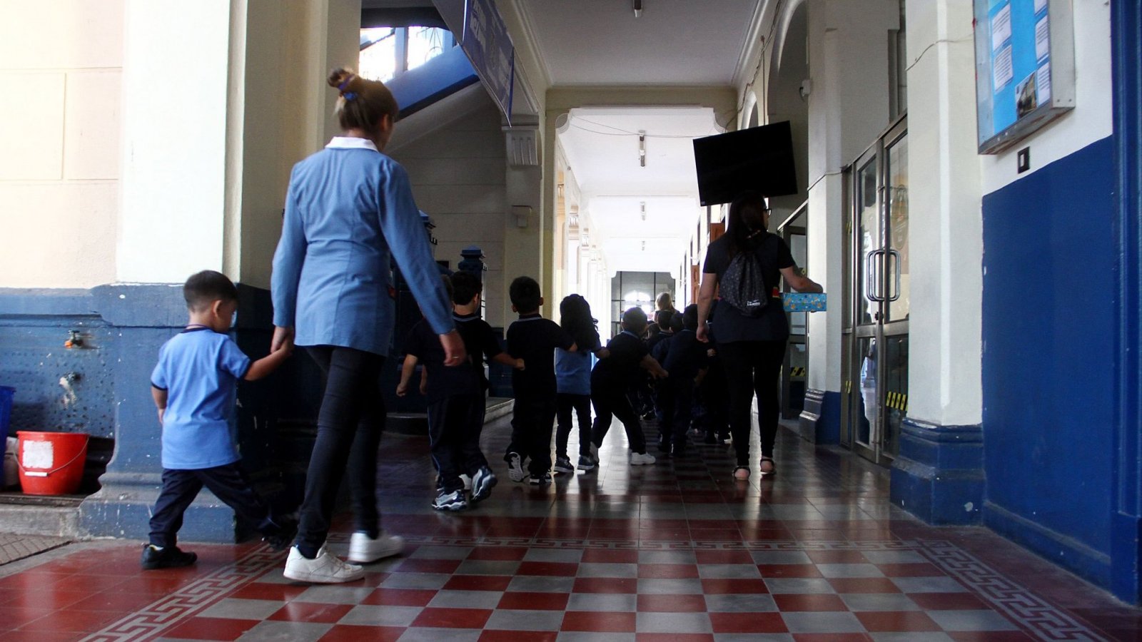 Estudiantes en el colegio. Sistema SAE.