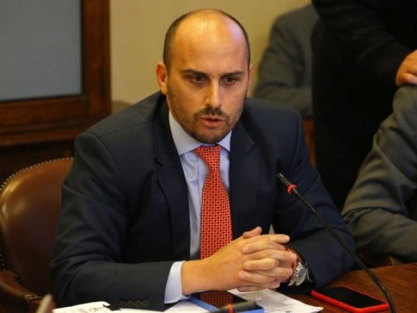 Diputado Andrés Longton por delincuencia.