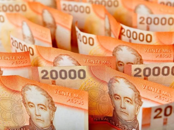 Billetes. Bono al Trabajo de la Mujer pago anual.