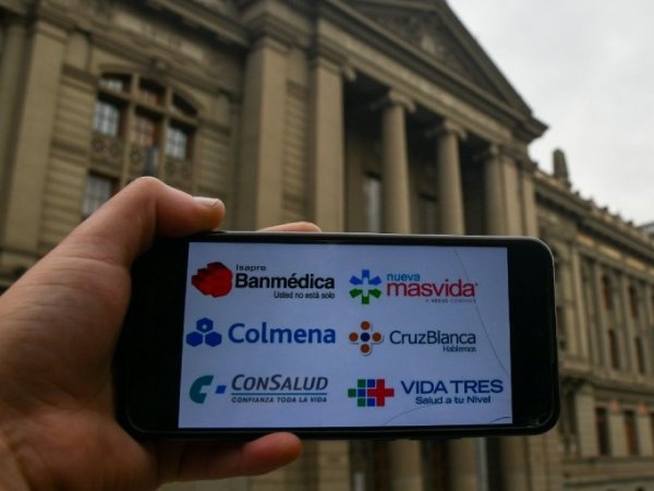 Abogados y sentencia contra isapres.