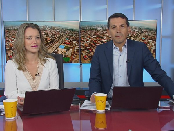 Carla Zunino y Gustavo Huerta presentando 24 AM