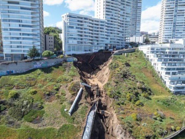 Socavón en Reñaca.