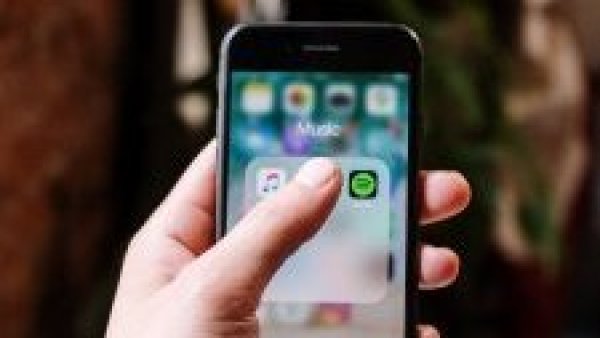 App de Spotify en celular