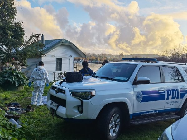 Hallan cuerpo de mujer en río Valdivia