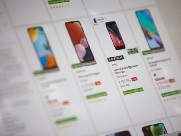 Navegación en página web de tienda adherida a Black Friday