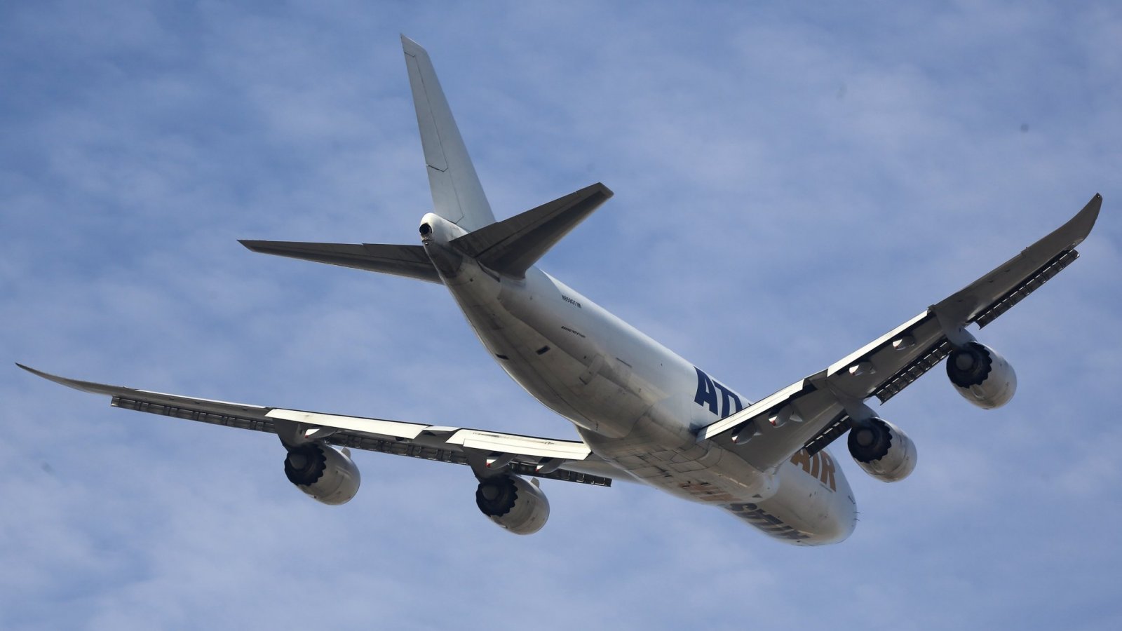 Pilotos apoyan paro nacional de controladores aéreos para este jueves