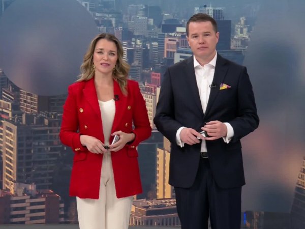 Carla Zunino y Davor Gjuranovic presentando 24 AM