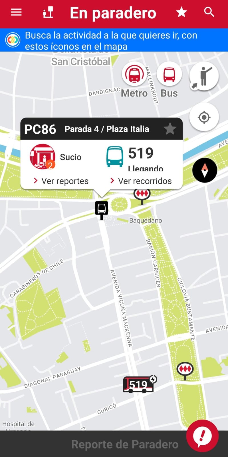 Bus que va llegando a paradero en App Red