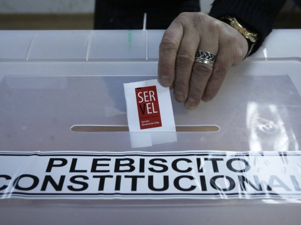 Urna Plebiscito Constitucional. Franja televisiva.