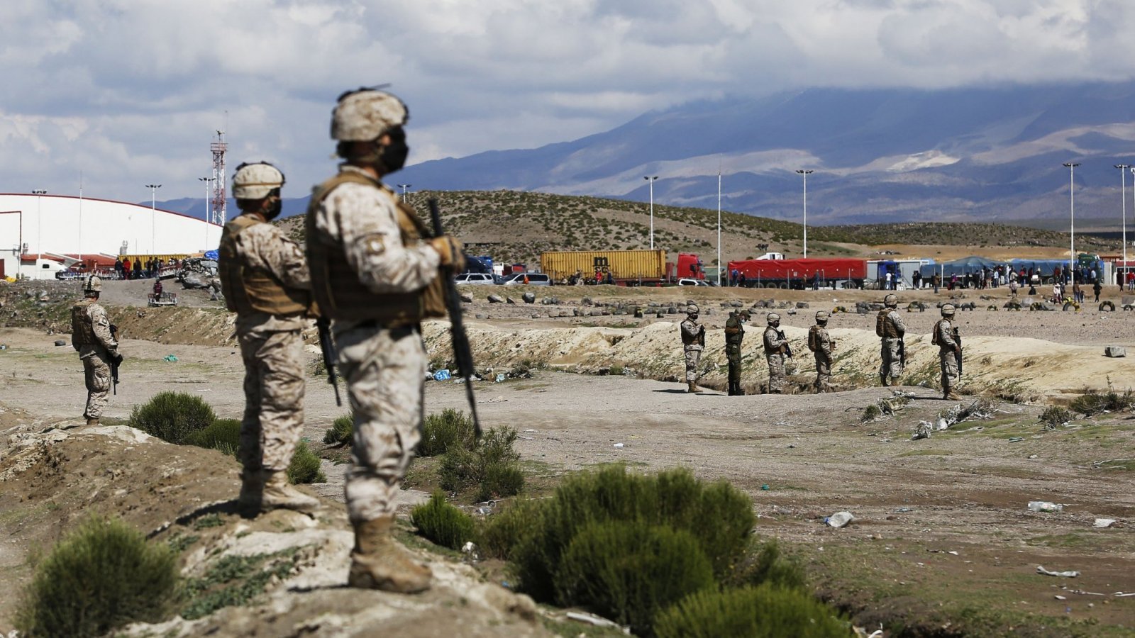 Tres militares detenidos por golpear a migrante en Colchane