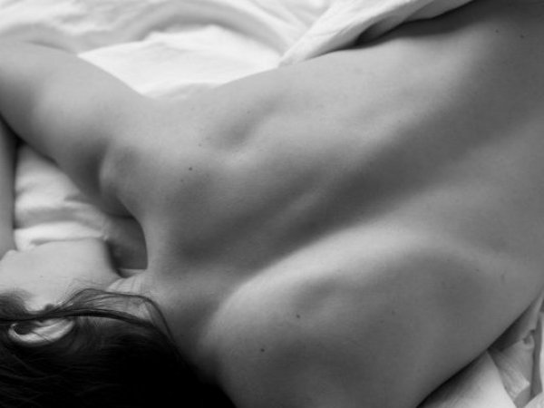 Espalda mujer desnuda. Qué es un pack