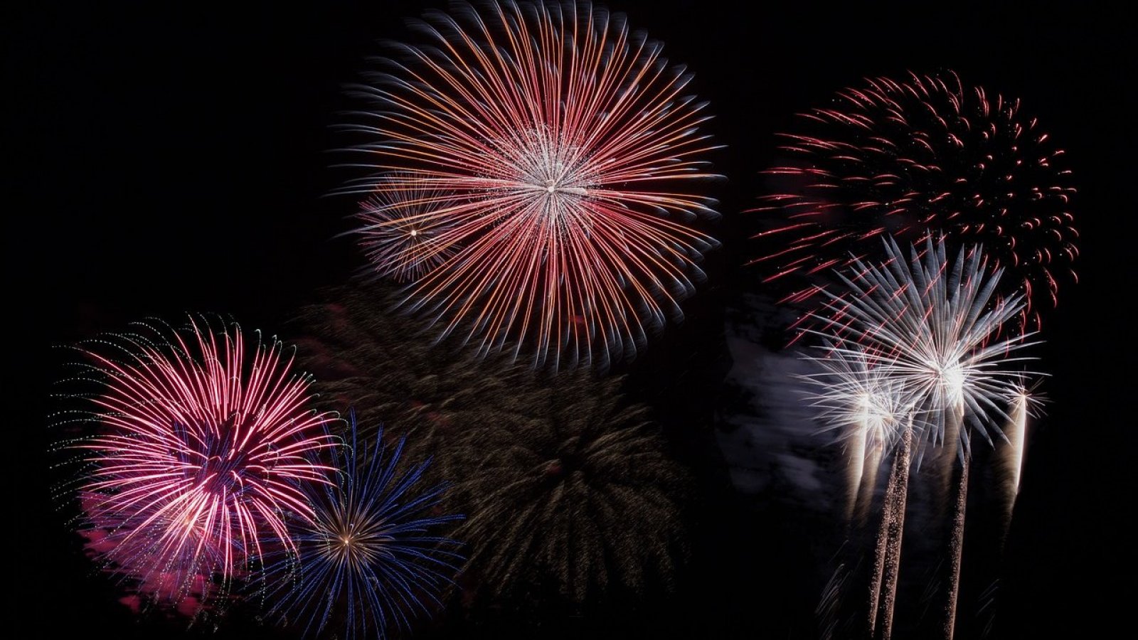 Fiestas de fin de año 2024. Fuegos artificiales.