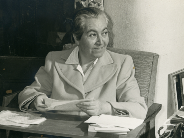 Efemérides 10 de enero. Fallece la premio novel chilena Gabriela Mistral.