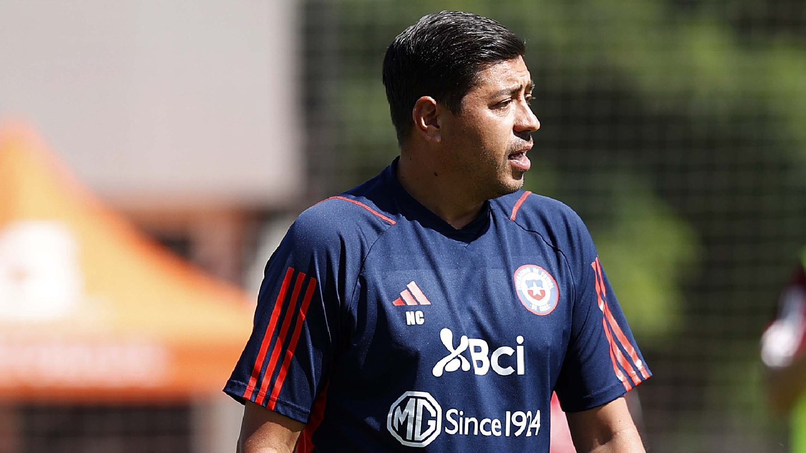 Nicolás Córdova dirigiendo a la selección Chilena Sub 23