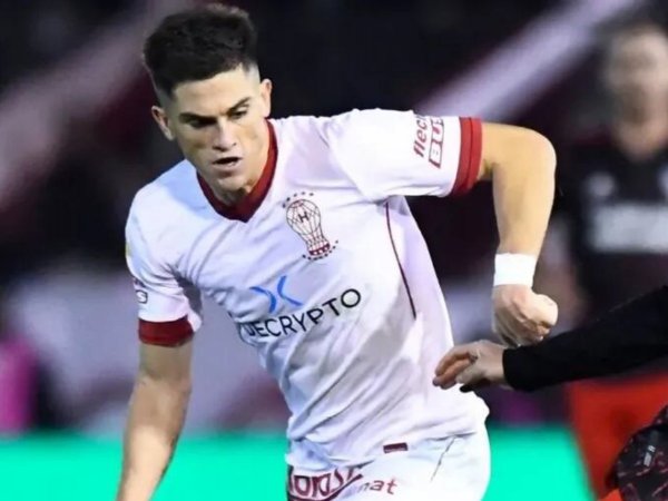 Guillermo Soto jugando en Huracán