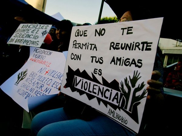 Violencia en el pololeo. Foto: Agencia Uno.