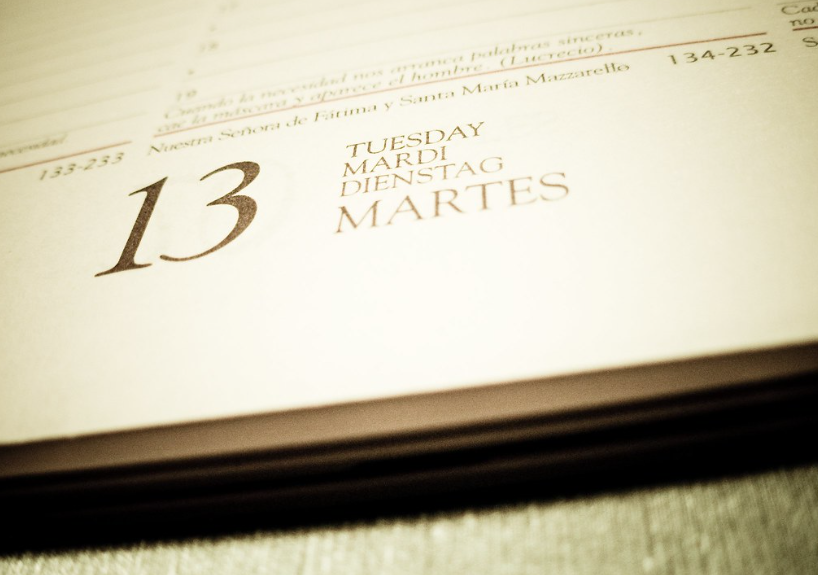 Martes 13