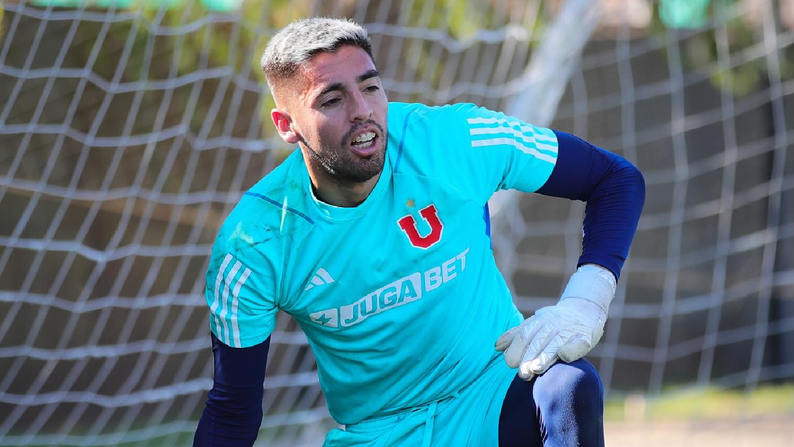 Gabriel Castellón jugando por la Universidad de Chile