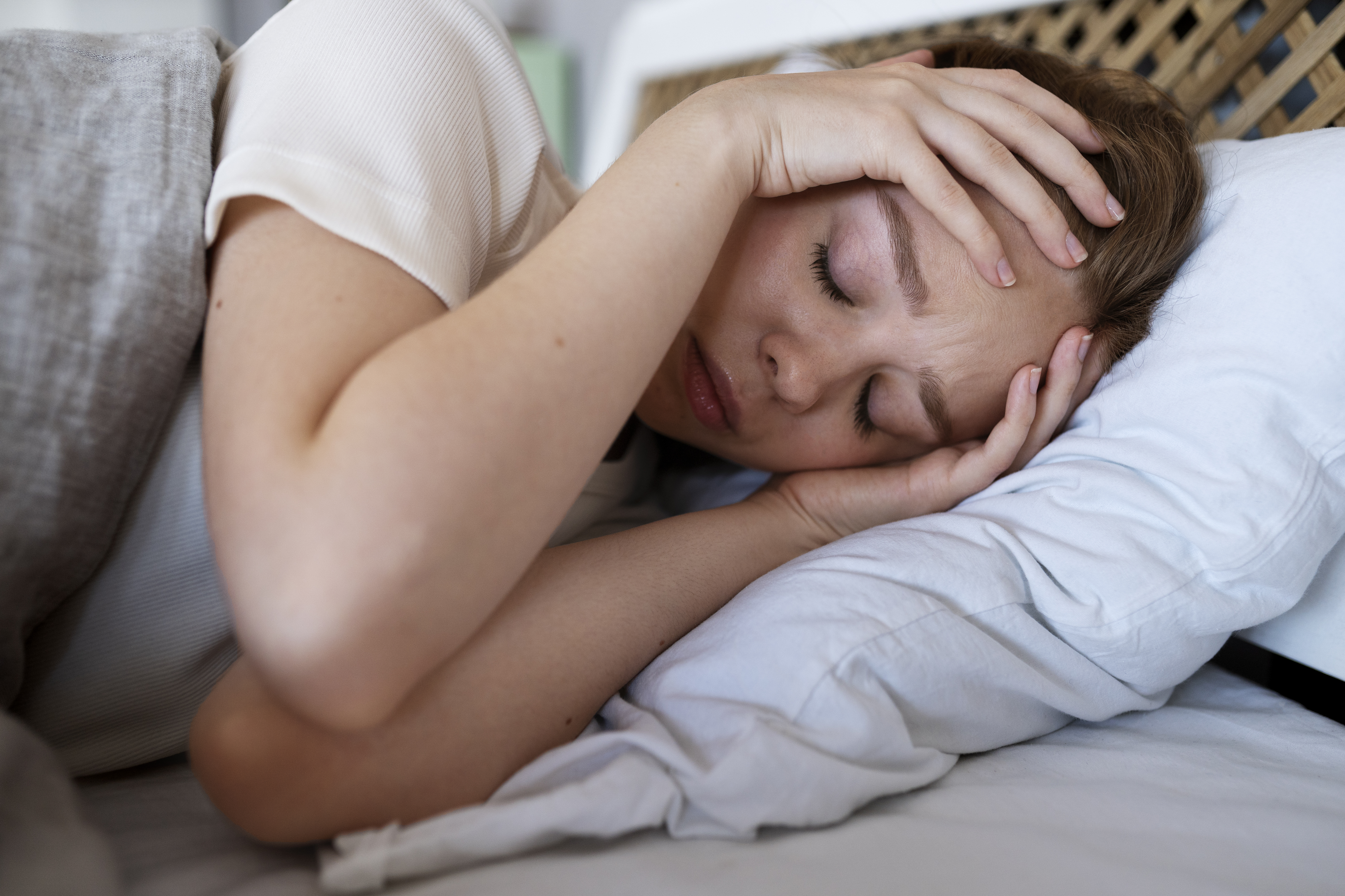 Mujer con trastorno del sueño