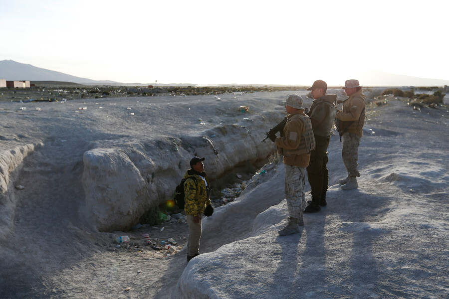 Militares en la frontera.