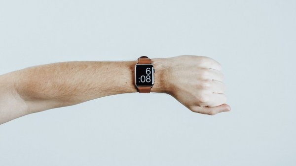 Cambio de hora Chile 2024. Cambiar hora reloj inteligente