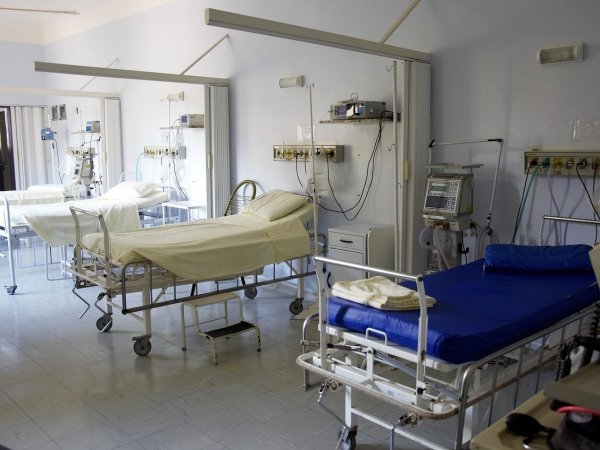 Camas hospitalarias, pacientes sociosanitarios, Chile, 2024.