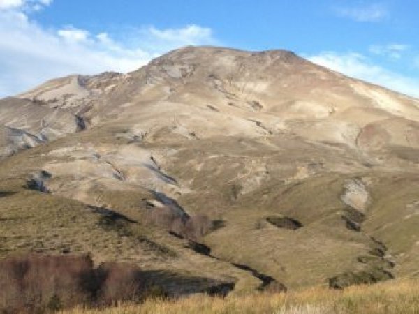 Sernageomin declara alerta amarilla para Complejo Volcánico Puyehue por 