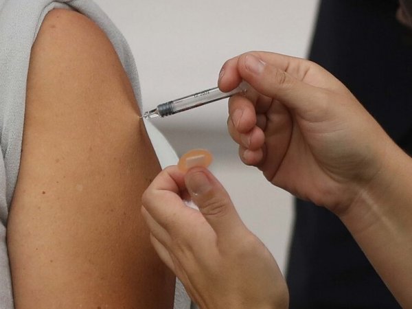 Vacunación COVID-19 2024.